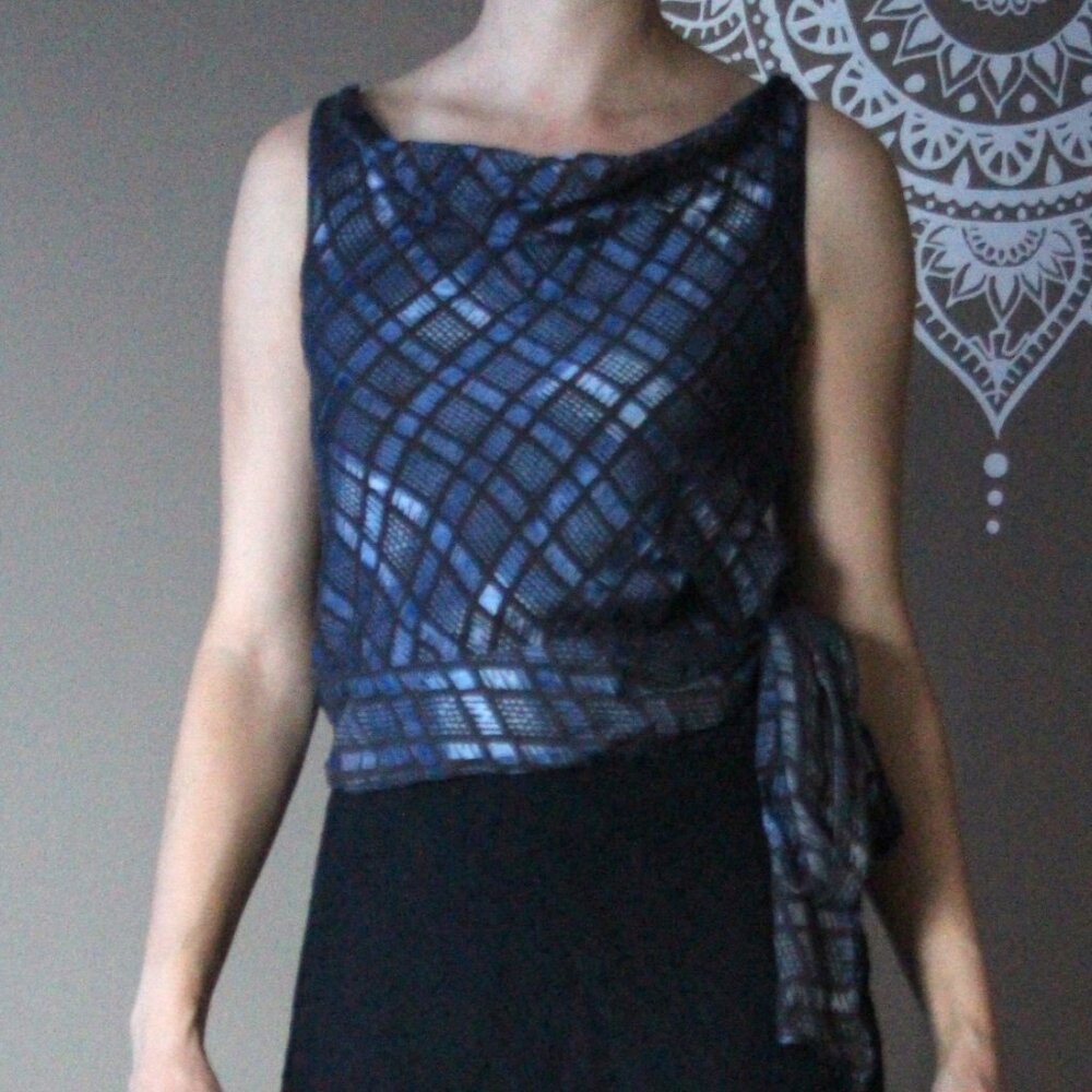 Alfani petite, blue and black top, size 2P